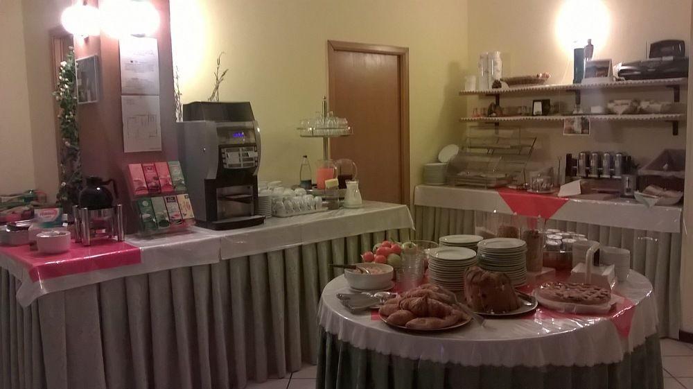 Hotel Toresela Bike Am Gardasee Torbole Sul Garda Zewnętrze zdjęcie
